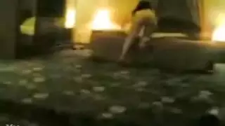 امرأة عربية ناضجة ذات مؤخرة ممتلئة في مشهد شرجي صريح