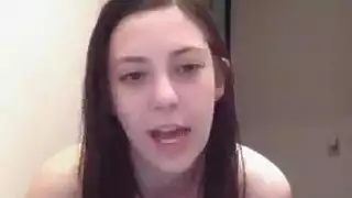 قطعة متلهفة تثقبها مسمار في مشهد إباحي صريح