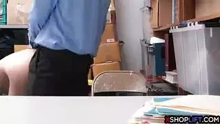 حلق حارس أمن حفل