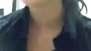 فتاة شقية تأخذ شرجاً قاسياً في وضعية العظم المنبطح