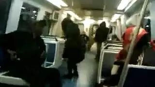 علاقة جماعية بخارية: جنس شرجي وانفجار قذف على الوجه