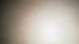 امرأة مصرية ناضجة تبتلع السائل بعد جنس جماعي عنيف