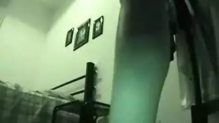 حيوان مع نسا