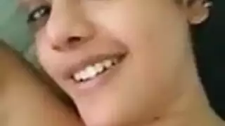 يوغا في الحديقة العامة بمؤخرة لاتينية مغرية إباحية مجانية