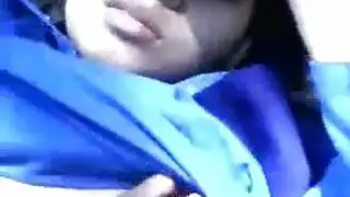 تلقيم قضيب في السكن: ثلاث أجساد طالبات تُستخدم لإمتاع رجل واحد